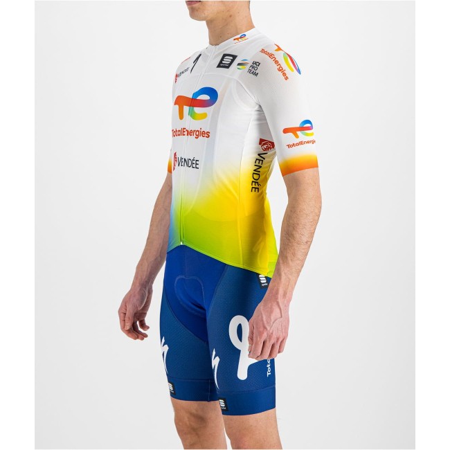 Team TotalEnergies 2022 Trägerhose kurz-Radsport-Profi-Team Team TotalEnergies 2022 Trägerhose kurz-Radsport-Profi-Team